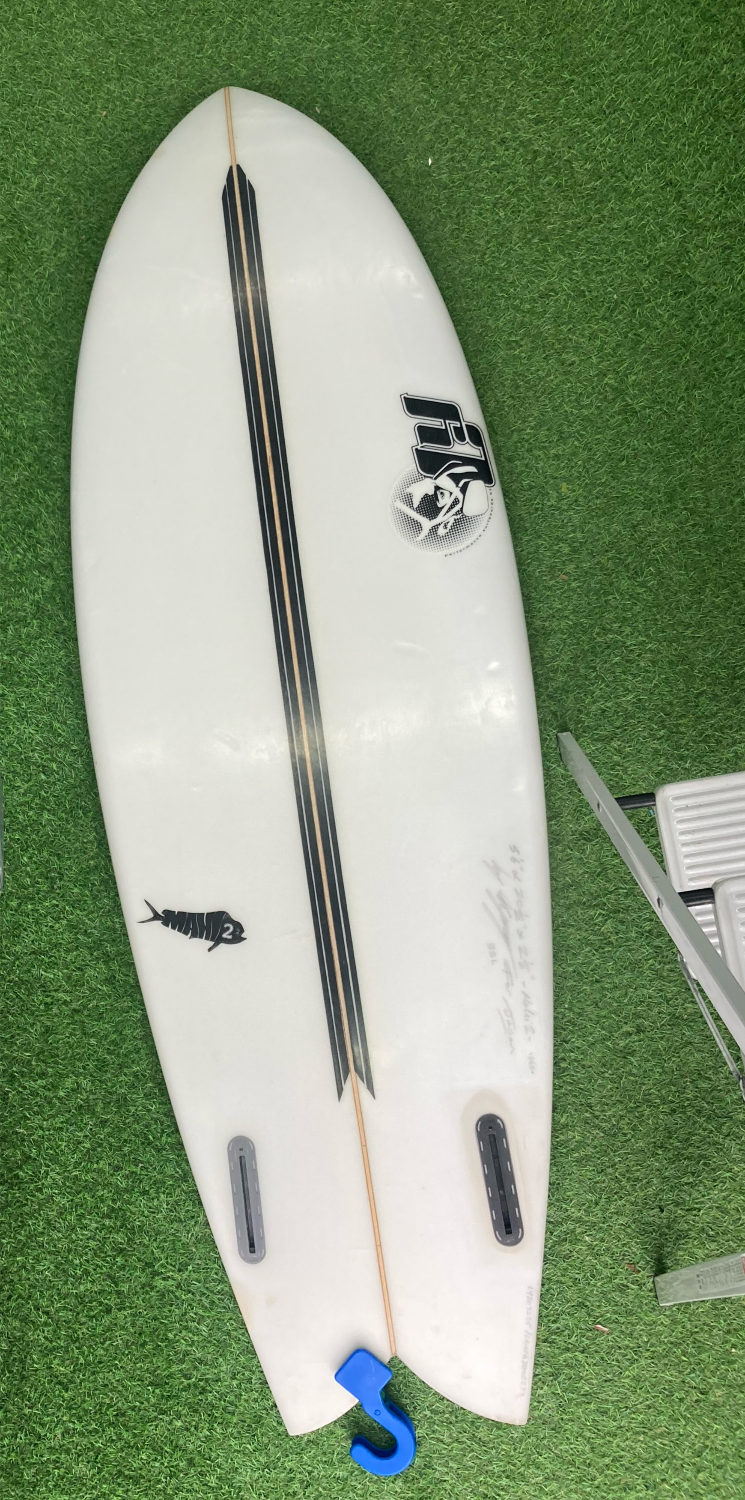 Second Hand 5'6 Luke Young Mahi 2 Twin Fin Surfboard