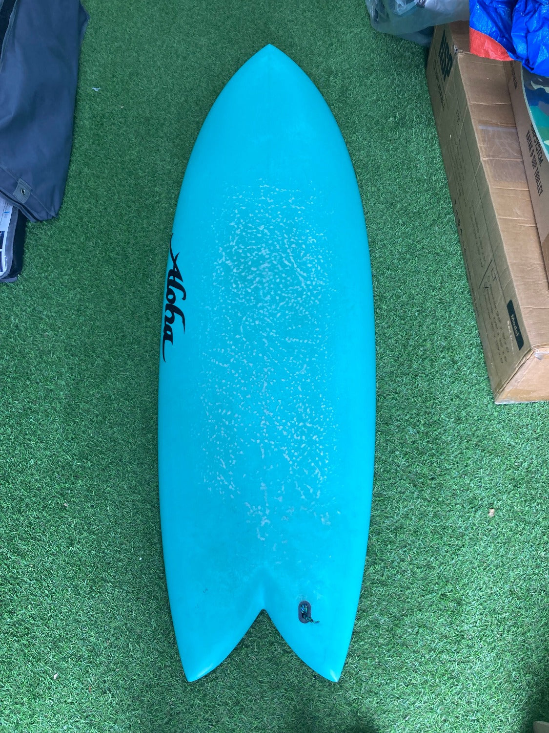 second-hand-twin-fin-surfboard-keel-aloha-aqua-5-4-fcs-ii-fish-surfboard-jomo-cole-galway-ireland-blacksheepsurfco
